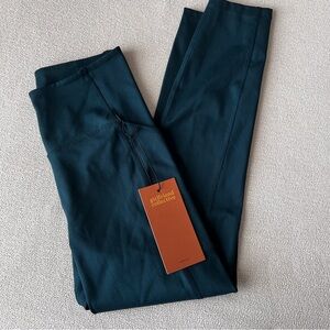 NWT Girlfriend Collective 7/8 Pocket Compression Leggings Small Teal